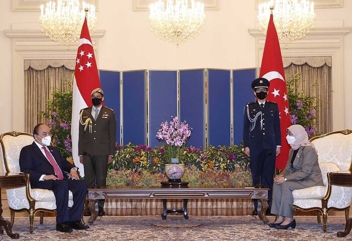 Chủ tịch nước Nguyễn Xuân Phúc hội kiến Tổng thống Cộng hòa Singapore Halimah Yacob