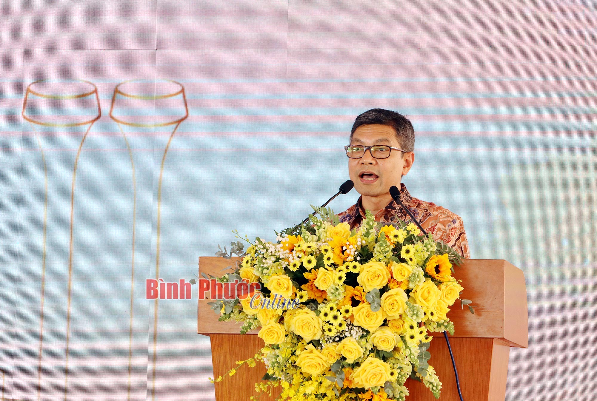 印度尼西亞駐越南大使Denny Abdi認為，Japfa 飼料廠和屠宰場在 Binh Phuoc 的開幕典禮將為潛在的印度尼西亞投資者提供對越南市場機會的深入了解。